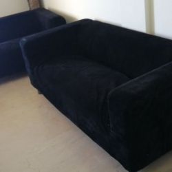Καναπέδες διθέσιοι(2)μαυρομπλε, βελουτέ ύφασμα 100€ και οι 2