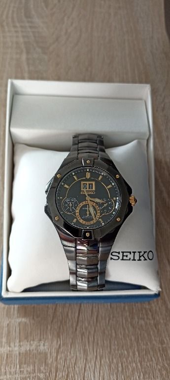 Πωλείται ρολόι Seiko coutura