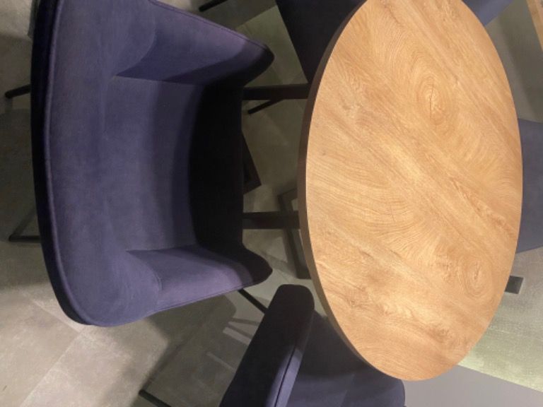 Τραπεζαρία-τραπέζι με 4 καρέκλες