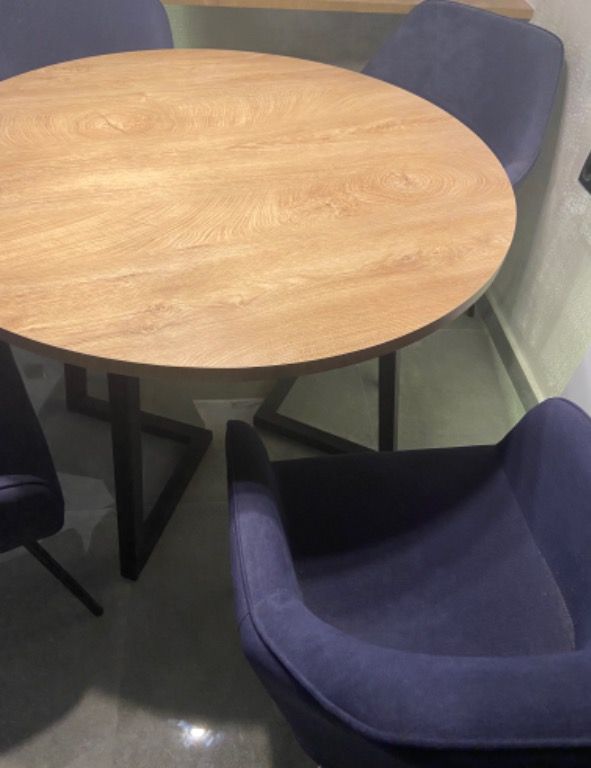 Τραπεζαρία-τραπέζι με 4 καρέκλες