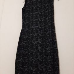 Μαύρο φόρεμα με διακριτά υφαντά σε medium αφορετο