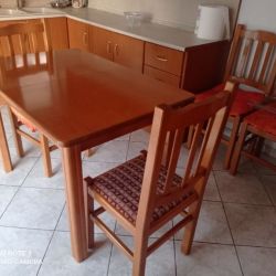 τραπέζι κουζίνας με 4 καρέκλες