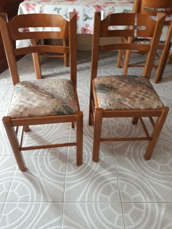Τραπεζαρία με 6 καρέκλες