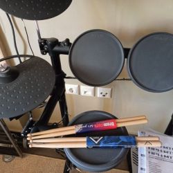 Yamaha DTX450K Drum Set