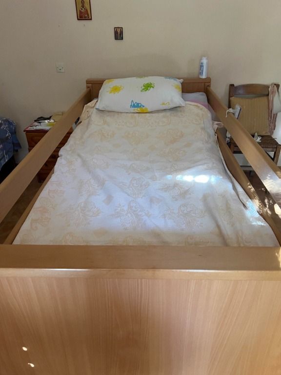 Κρεβάτι ηλεκτρικό πολύσπαστο με στρωμα