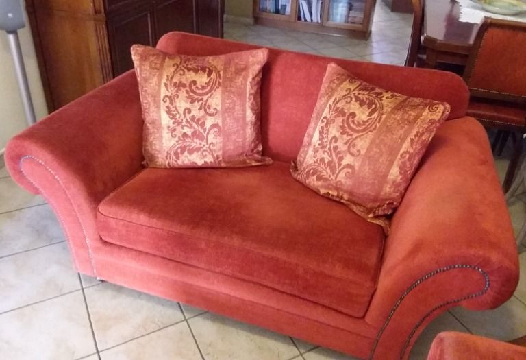 Σαλόνι με τριθέσιο και διθέσιο καναπέ, χρώματος κεραμιδί, έξ
