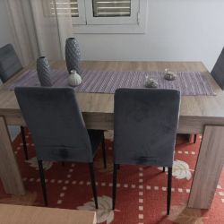 Τραπέζι κουζίνας με καρέκλες