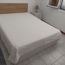 Διπλό κρεβάτι με στρώμα και κομοδίνο