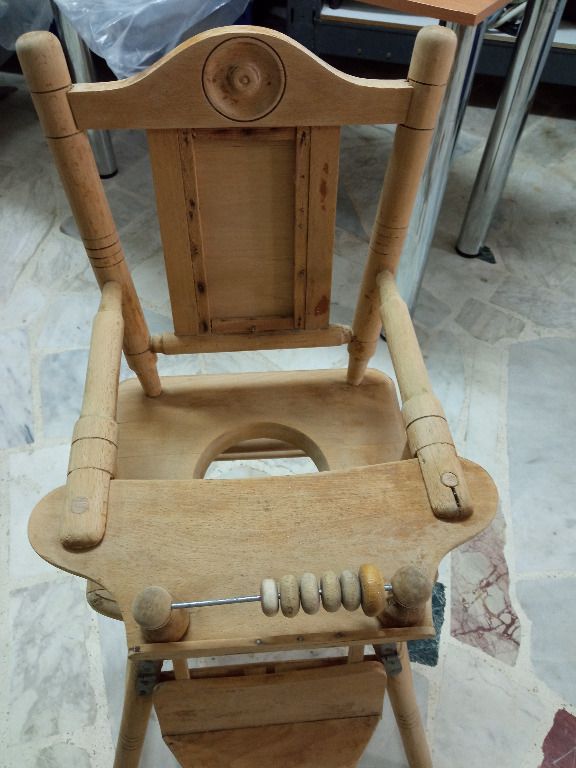 βρεφική καρέκλα με γιο γιο,200 ευρώ.δώρο κουνιστό αλογάκι