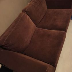 Πωλείται καναπές alcantara σε πολυ καλη κατασταση