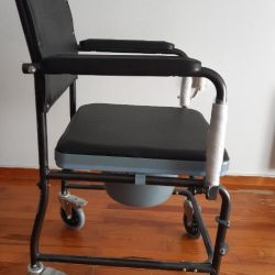 Αναπηρικό αμαξιδιο απλού τύπου