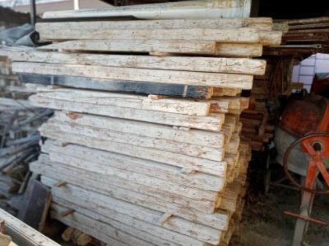Πωλείται ξυλεία οικοδομής