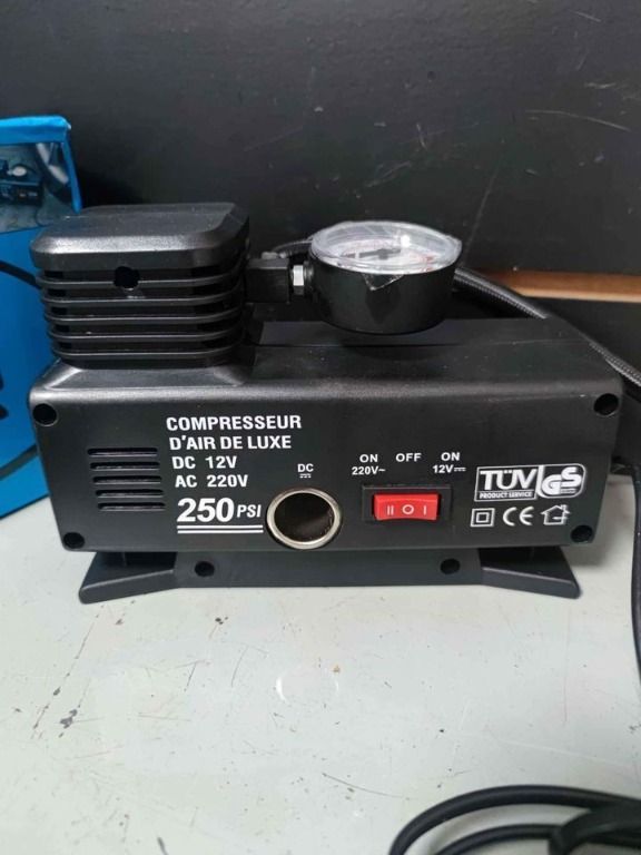Κομπρεσέρ αέρος (ρεύματος και αυτοκινήτου) / Air compressor.