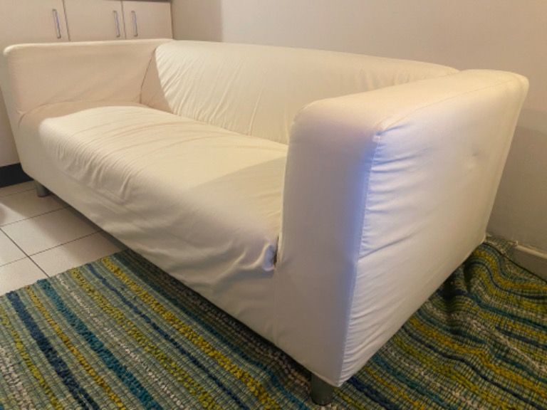 Σετ διπλό κρεβάτι/μπουντουάρ/καναπέδες/τραπέζι σαλονιού.