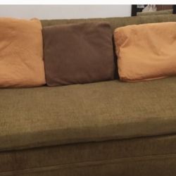 Τριθέσιος καναπές