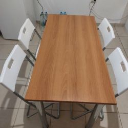 Τραπέζι και Καρέκλες