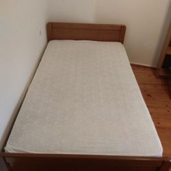 Κρεβάτι και στρώμα ημίδιπλο