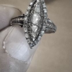 Δαχτυλίδι 120 ετών..με διαμάντια επάνω..
