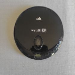 Φορητό CD player , θήκη για CDs , συσκευή καθαρισμού CDs