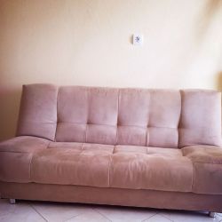 Πώληση τριθέσιου καναπέ-κρεβάτι