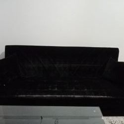 Μαύρος τριθεσιος καναπές
