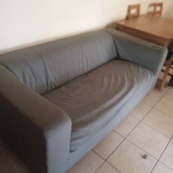 {κρεββάτι, καναπές, τραπέζι&4καρέκλες, 2κομοδίνα} *50euro
