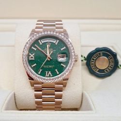 Rolex Day-Date Replica 36mm Everose gold and diamonds