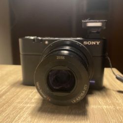 Sony cyber shot RX-100