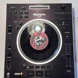 Numark V7 Motorized DJs Controller 1000€