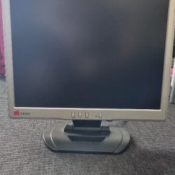 YURAKU 19" Inch TFT LCD Monitor