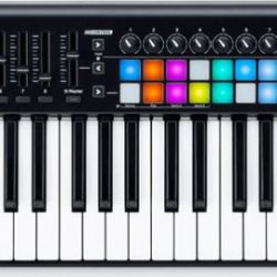 NOVATION Launchkey 49 MK2