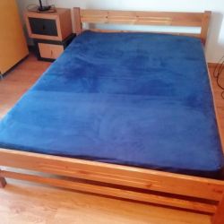Διπλό κρεβάτι πωλείται (Μασίφ ξύλο)