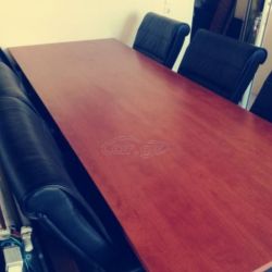 Τραπέζι συνεδριάσεων & 6 δερματινες καρέκλες
