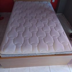 Κρεβάτι με στρώμα